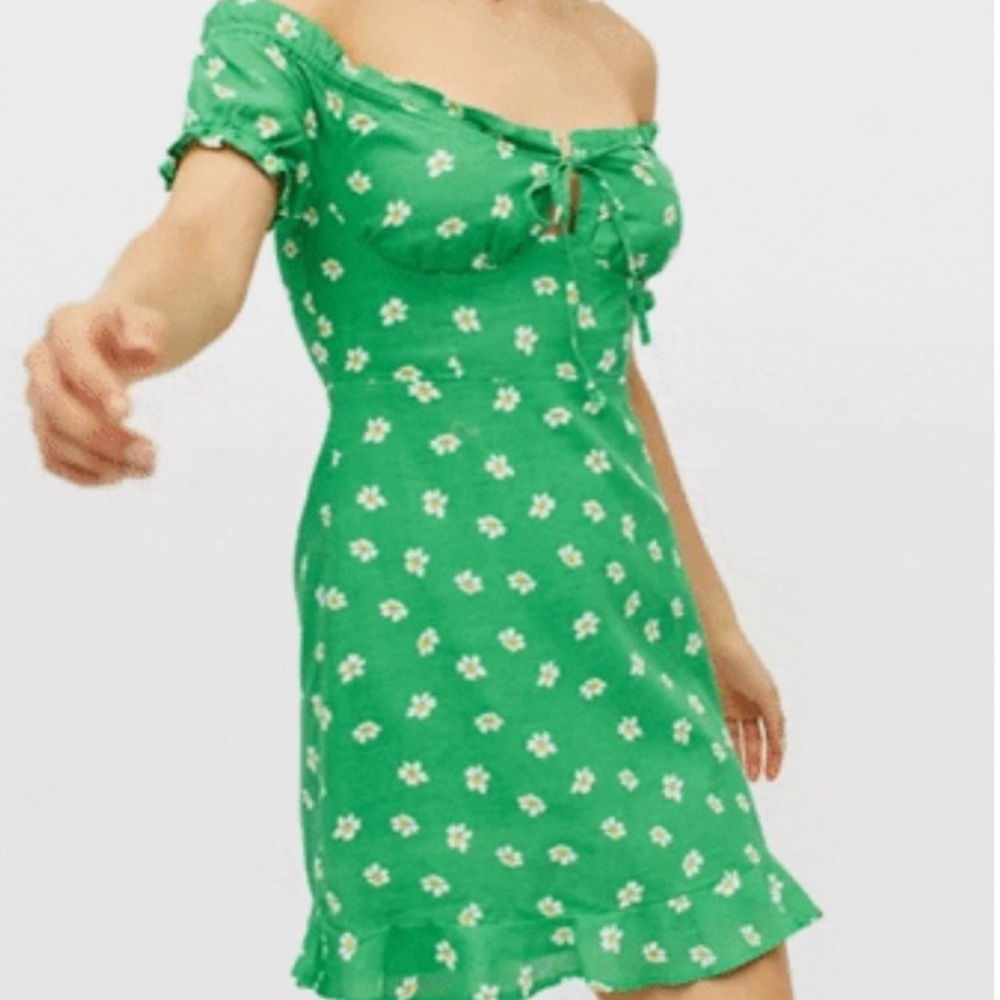 Urban Outfitters Green Floral Magpie Off the Shoulder Mini Dress Size Medium